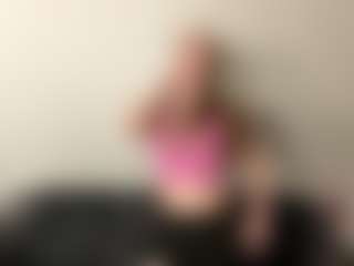 Live cam show with Annie - Athletic BBW on CSO-WL