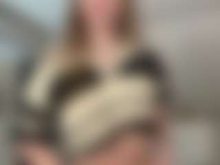 Live cam show with Annie - Smoking on hotwifechat.live