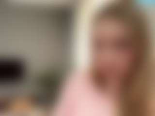 Live cam show with Kristie - Blonde Hair on Fling VIP Chat