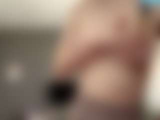 Live cam show with Kristie - Blonde Hair on MyBangCams