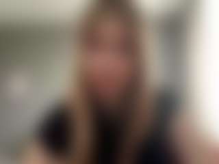 Live cam show with Kristie - Small Tits on nudelive.tv