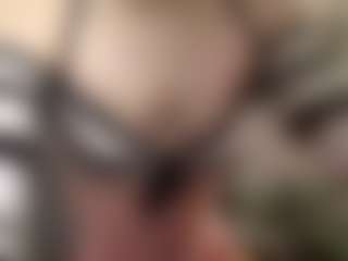 Live cam show with Kristie - Athletic on Streamer API