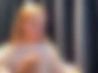 Live cam show with Kristie - Facial on CamwithHer