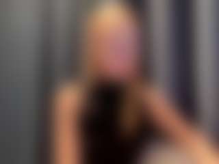 Live cam show with Kristie - Nipple Piercings on StripNow