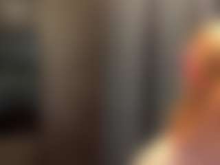Live cam show with Kristie - Genital Piercings on AdultVida.com