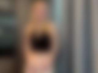 Live cam show with Kristie - Striptease on StripNow