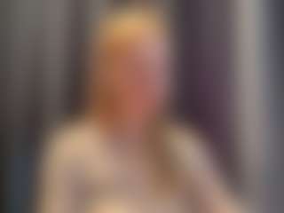 Live cam show with Kristie - Blonde Hair Petite on sexylive.show