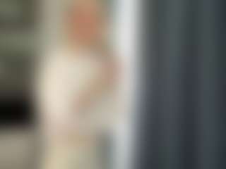 Live cam show with Kristie - Facial on Fling VIP Chat