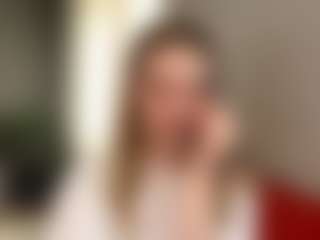 Live cam show with Kristie - Blonde Hair Petite on Hubzter Live
