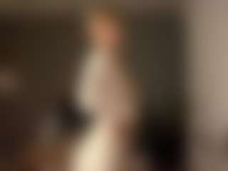 Live cam show with Kristie - Blue Eyes on StripNow