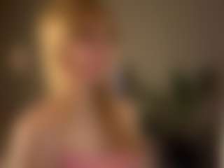 Live cam show with Kristie - Nipple Piercings on SquirtSoMuch