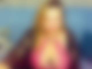 Live cam show with QueenMargo18 - Mature on Camsoda