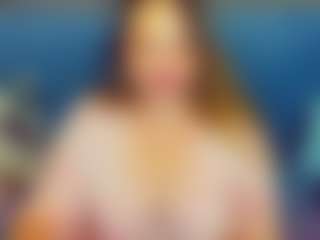 Live cam show with QueenMargo18 - Blonde Hair MILF on Mixed Magazine Live