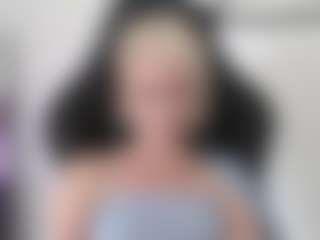 Live cam show with CinderellaMoon - Joi on Camming Site