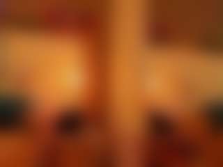 Live cam show with FoxxyDolce - Lean on CamwithHer