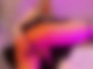 Live cam show with FoxxyDolce - Tease on crypto-cams