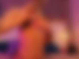 Live cam show with FoxxyDolce - Lean on Camsoda
