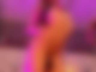 Live cam show with FoxxyDolce - Anal Toys on Camsoda