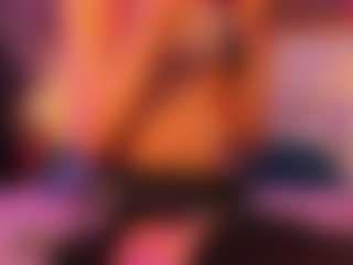 Live cam show with FoxxyDolce - Big Balls on instabang