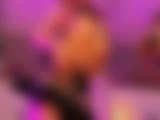 Live cam show with FoxxyDolce - Tease on boobsie.com