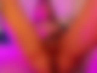 Live cam show with FoxxyDolce - Smoking on Stripli.com