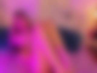Live cam show with FoxxyDolce - Brown Eyes on friskycurves.com