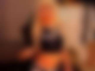 Live cam show with FoxxyDolce - Colombia on Soda Cam