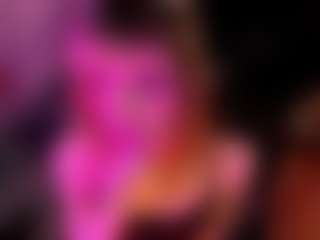 Live cam show with FoxxyDolce - Tiny Tits on Hubzter Live