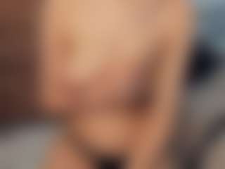 Live cam show with KimberlieWinningham - Facial Piercings on Uber Horny