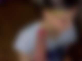 Live cam show with Sharlie - Blonde Hair on AdultVida.com