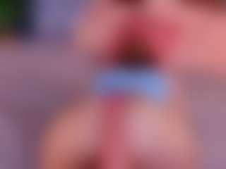 Live cam show with Sharlie - Facial on Camming Site