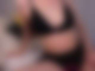 Live cam show with Millie - Green Eyes on Dolls Live