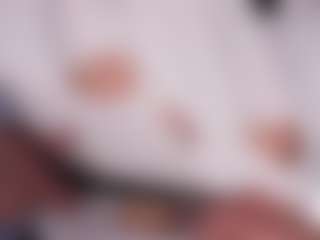 Live cam show with Millie - Teen (18+) on livesuperchat.net