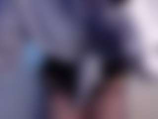 Live cam show with Millie - Teen (18+) on Milfs Live