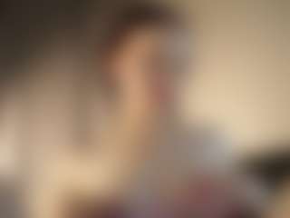Live cam show with AndreaStranahan - Green Eyes on madthumbs