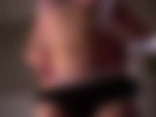 Live cam show with AndreaStranahan - Smoking on Livezox