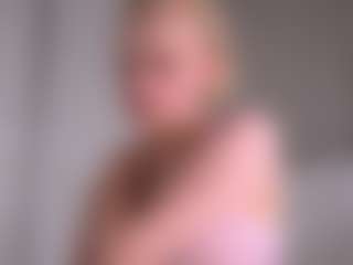 Live cam show with AndreaStranahan - Smoking on SxyPornLive