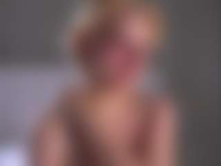 Live cam show with AndreaStranahan - Blonde Hair on live18s.com