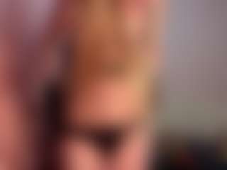 Live cam show with JuliettaMas - Blonde Hair on Camming Site