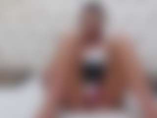 Live cam show with SerenaBFF - Thin on Mixed Magazine Live