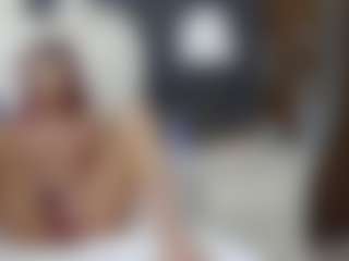 Live cam show with SerenaBFF - Green Eyes on 1on1-livenow