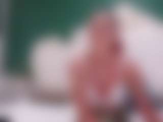 Live cam show with SerenaBFF - Petite on Cam Slut