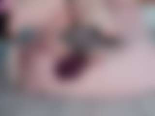 Live cam show with Anna - Blonde Hair on AdultVida.com