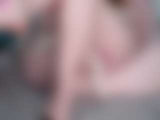 Live cam show with Anna - Double Penetration on AdultVida.com