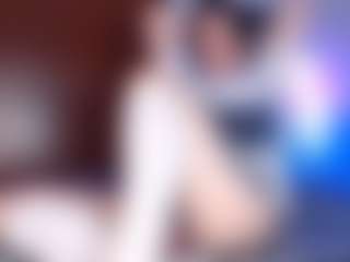 Live cam show with Carolineblich - Nipple Piercings on AdultVida.com