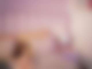 Live cam show with AlinnaJohnson - Butt Plug on Camsoda