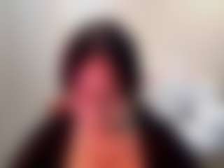 Live cam show with Roxie - Body Massage on AdultVida.com