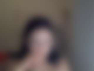 Live cam show with Roxie - Body Massage on Camsoda