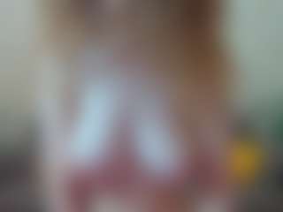Live cam show with KateNotley - Ass Bouncing on Latina Girls