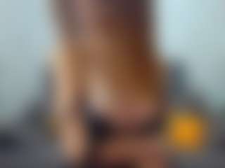 Live cam show with KateNotley - College MILF on TeamSkeetLive